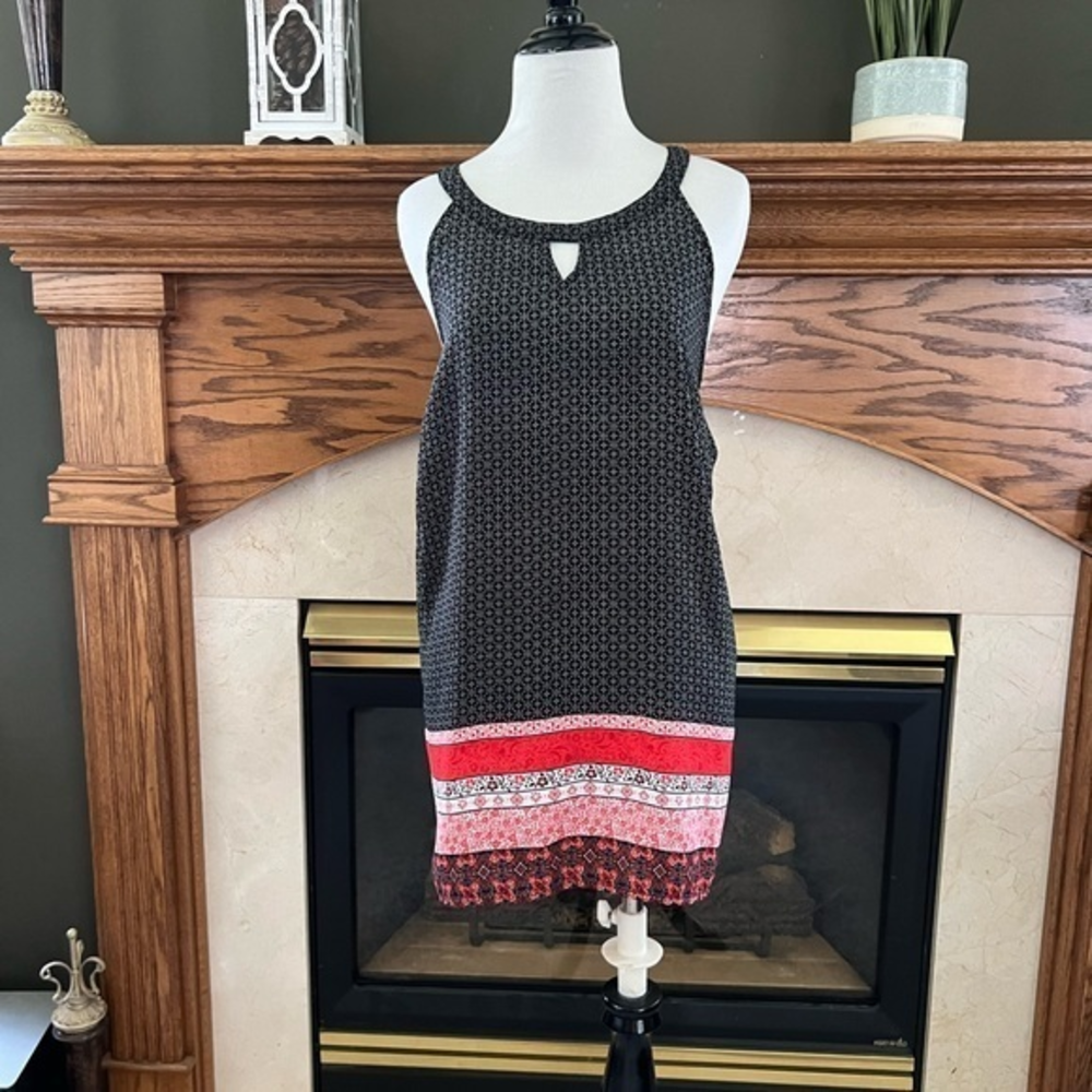 Torrid Sleeveless Blouse Floral Tank NWOT Sz. 2X (2 Torrid‎ sizing)